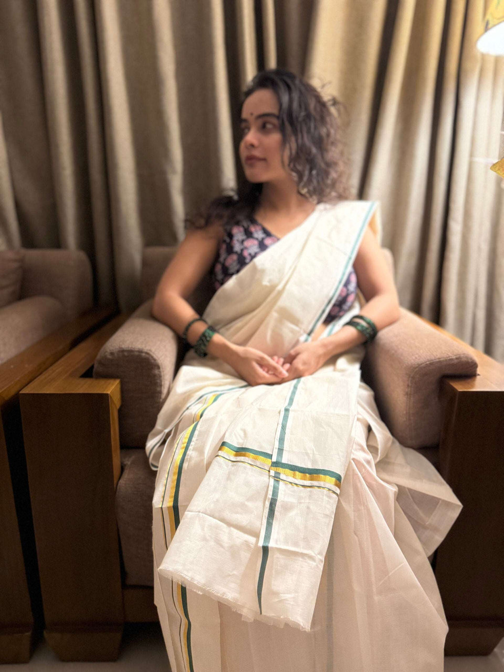 Urmila Set Mundu