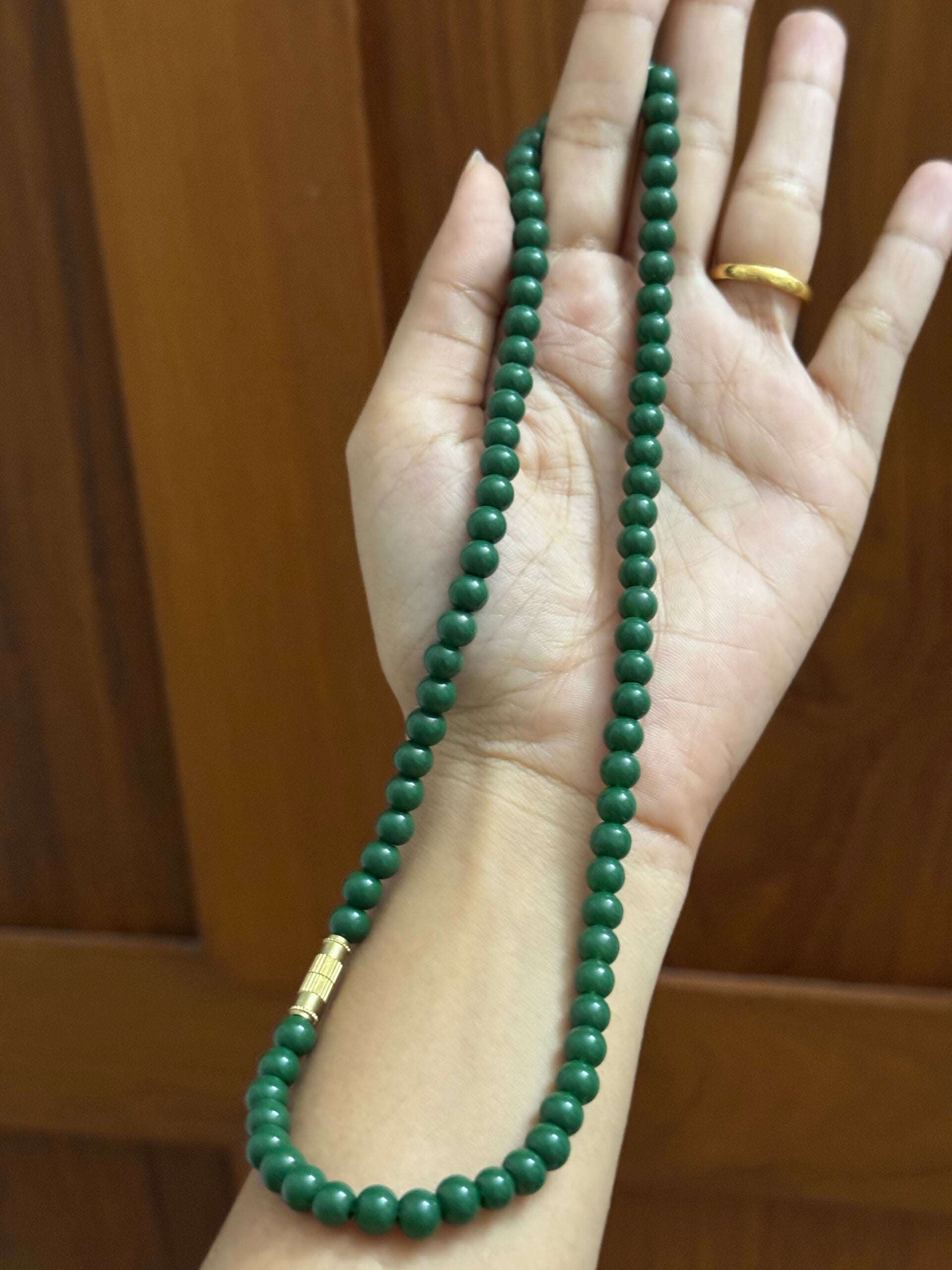 Green muthumaala