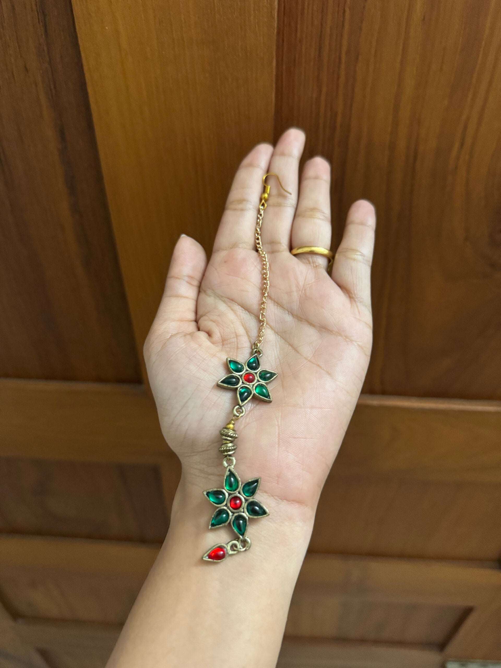 Green and red Tikka