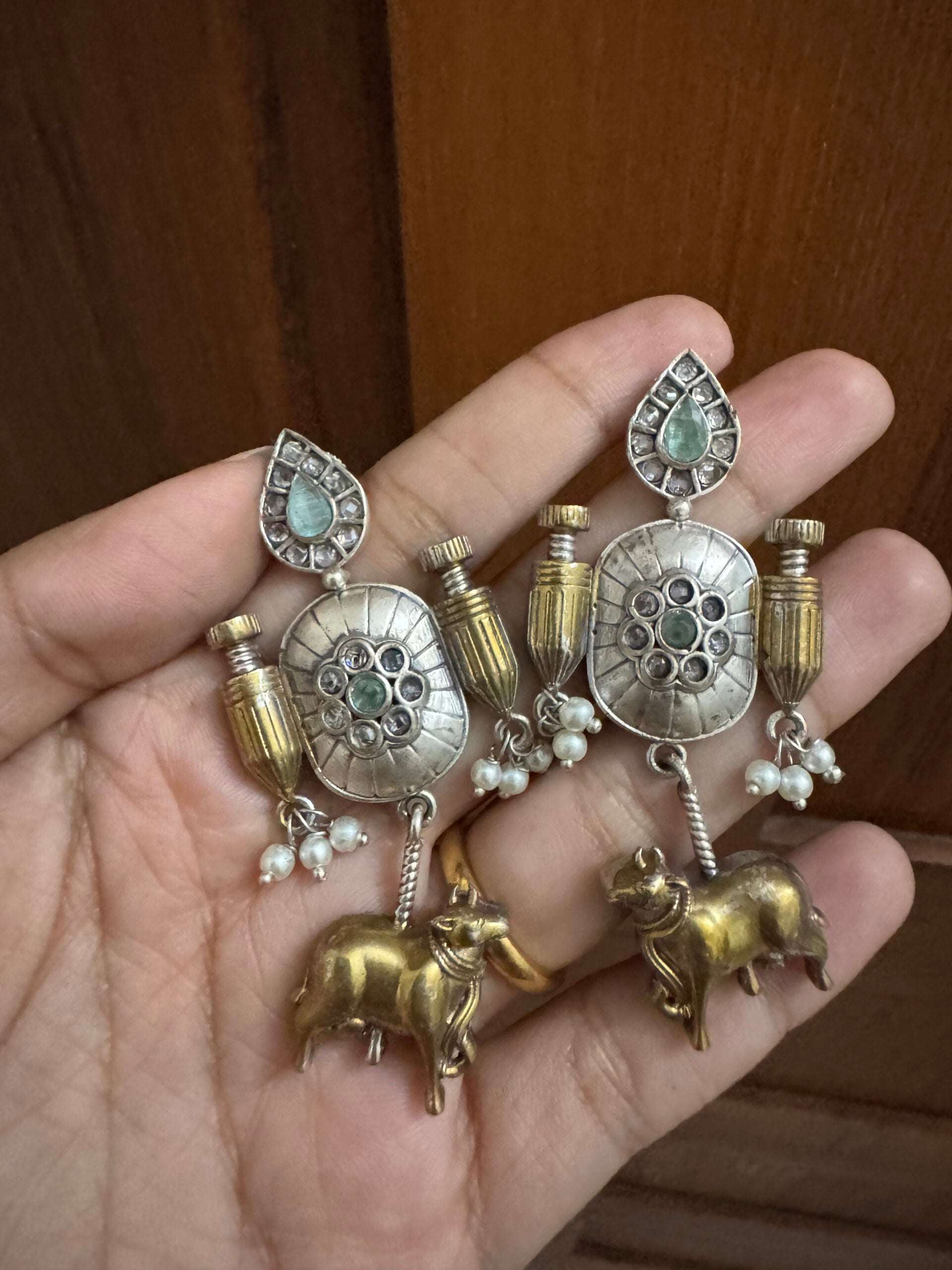 Nandi earrings