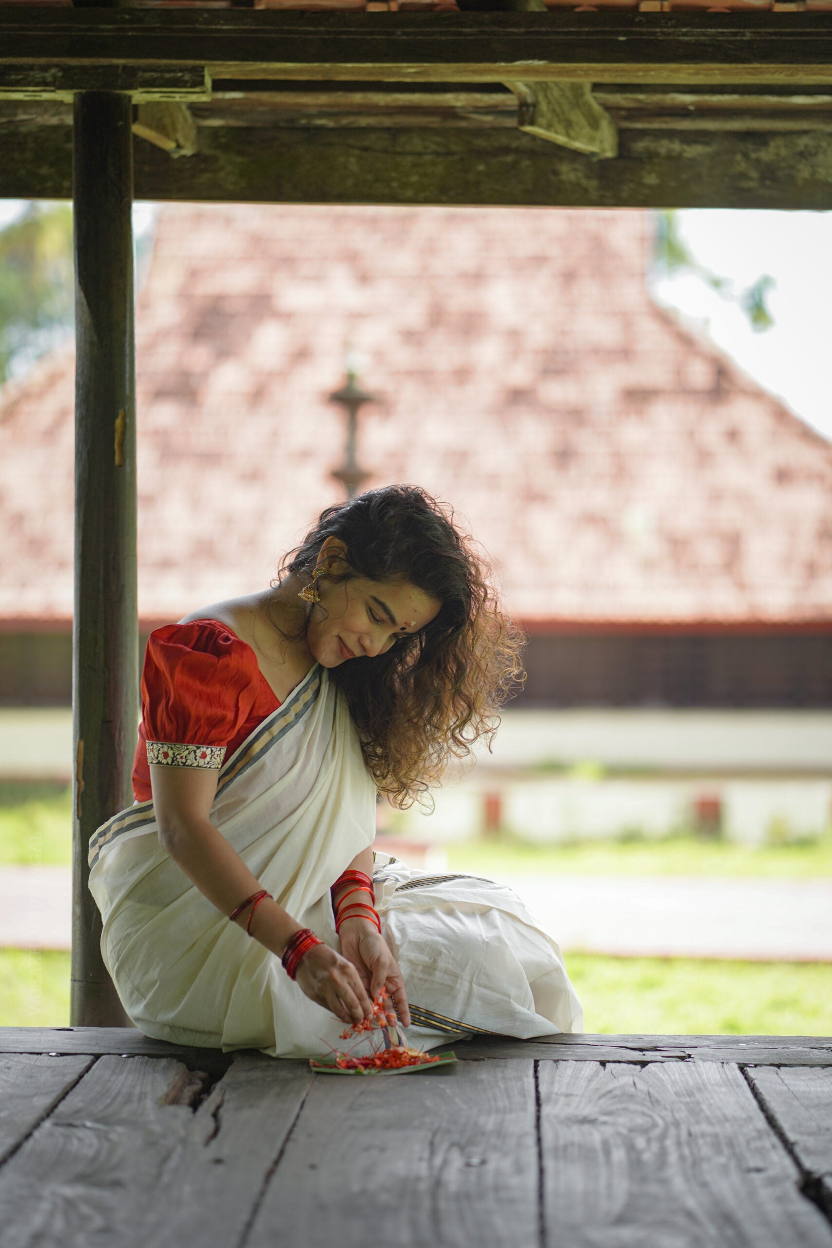 Suvarna set mundu 4