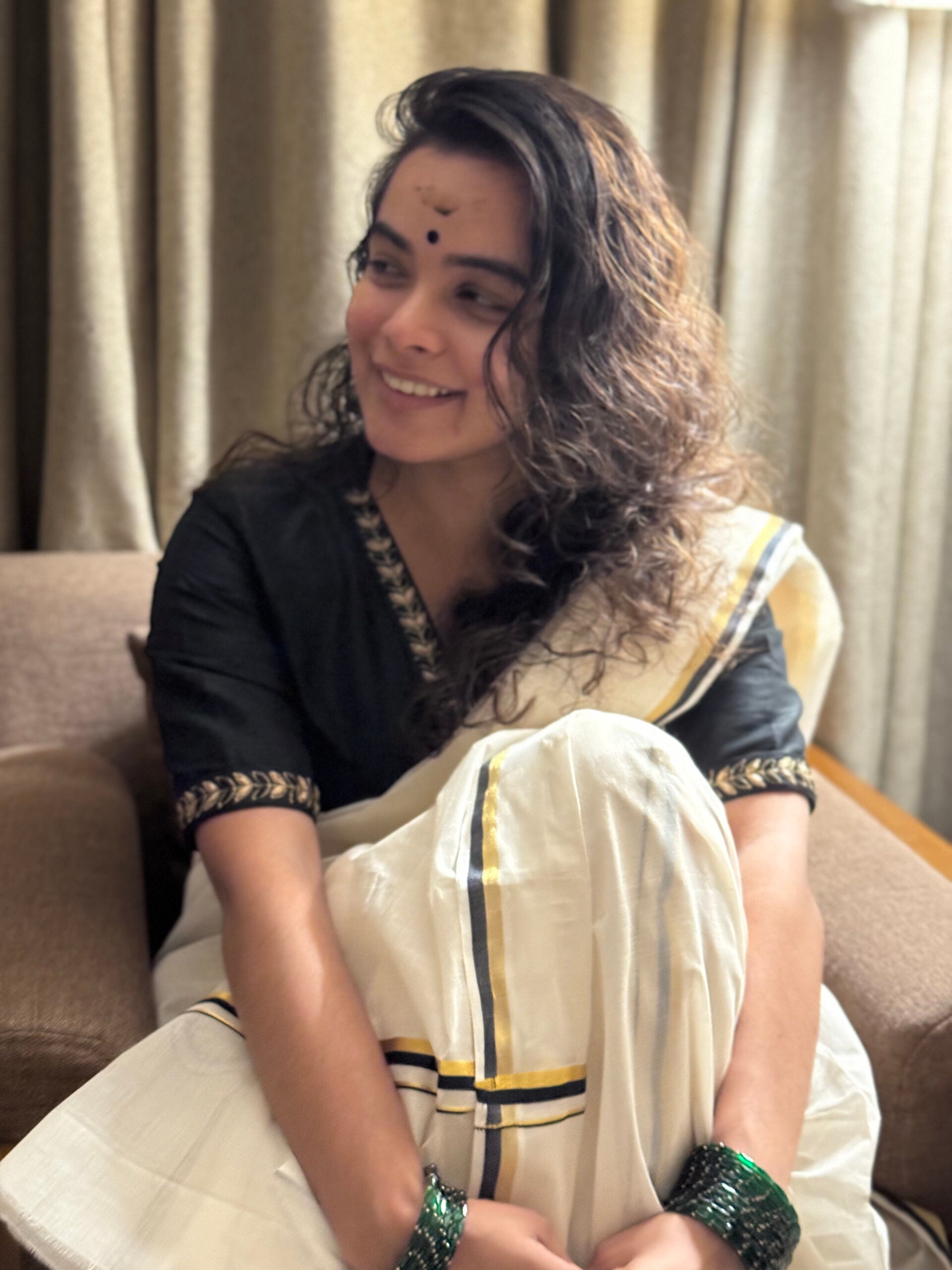 Ahalya set mundu