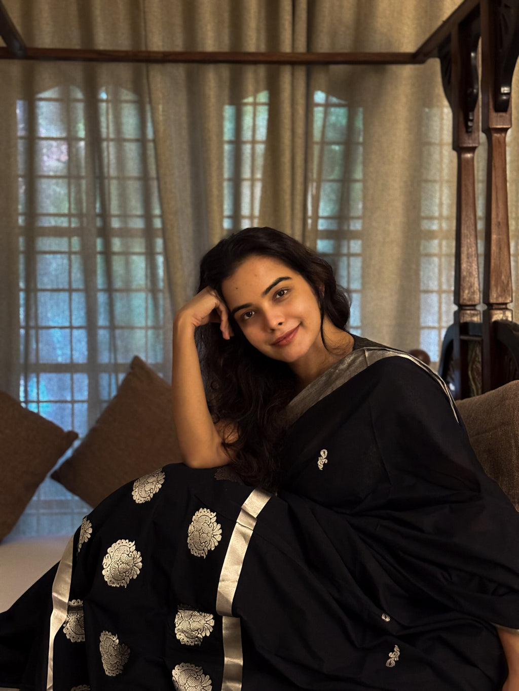 Nilaavu Saree