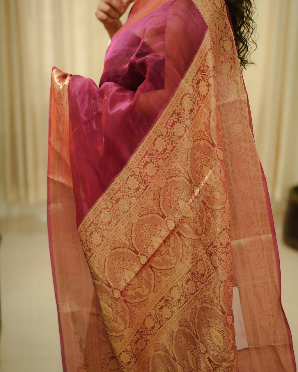 Ponveyil Saree