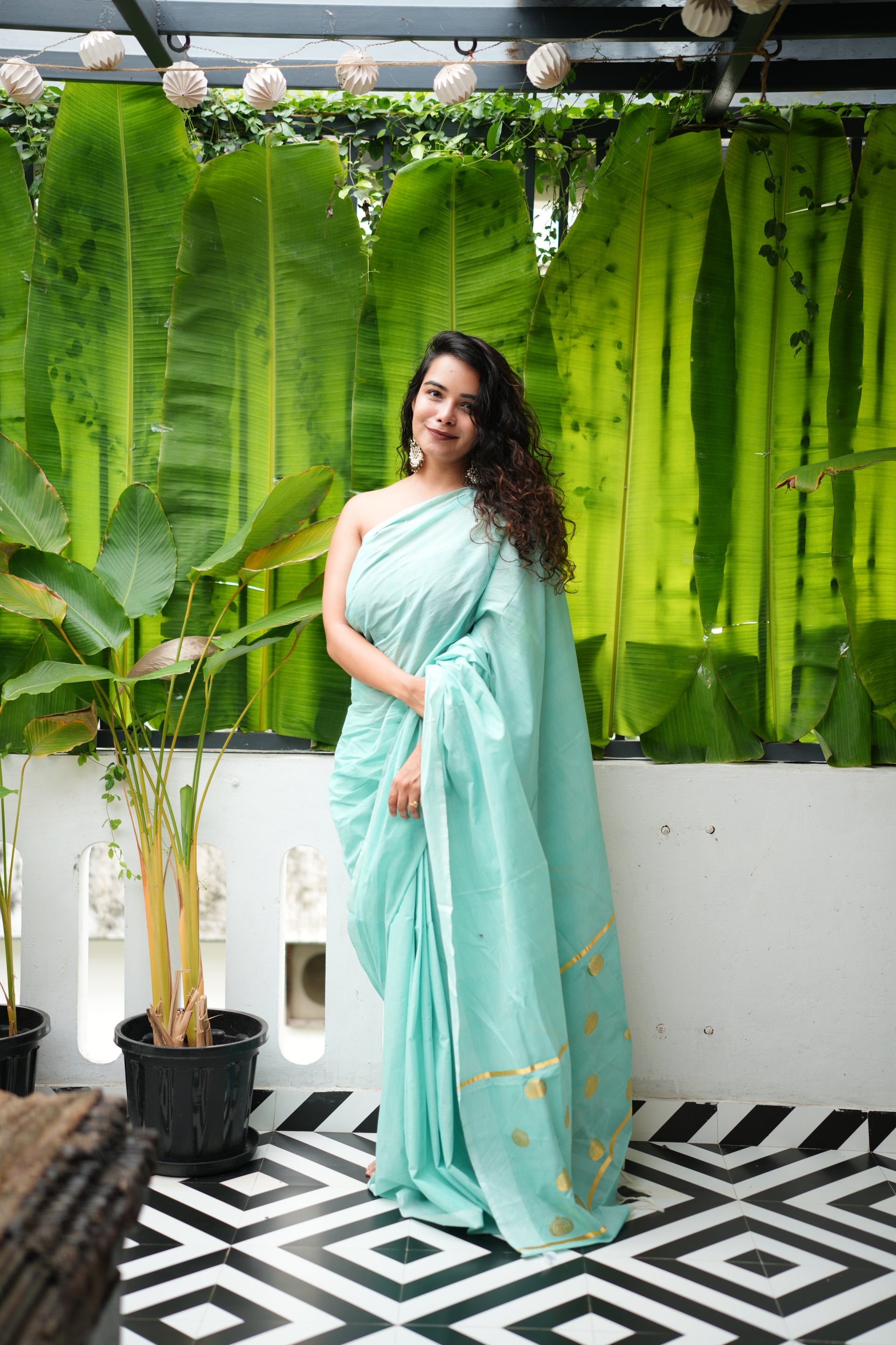 Neela Saree