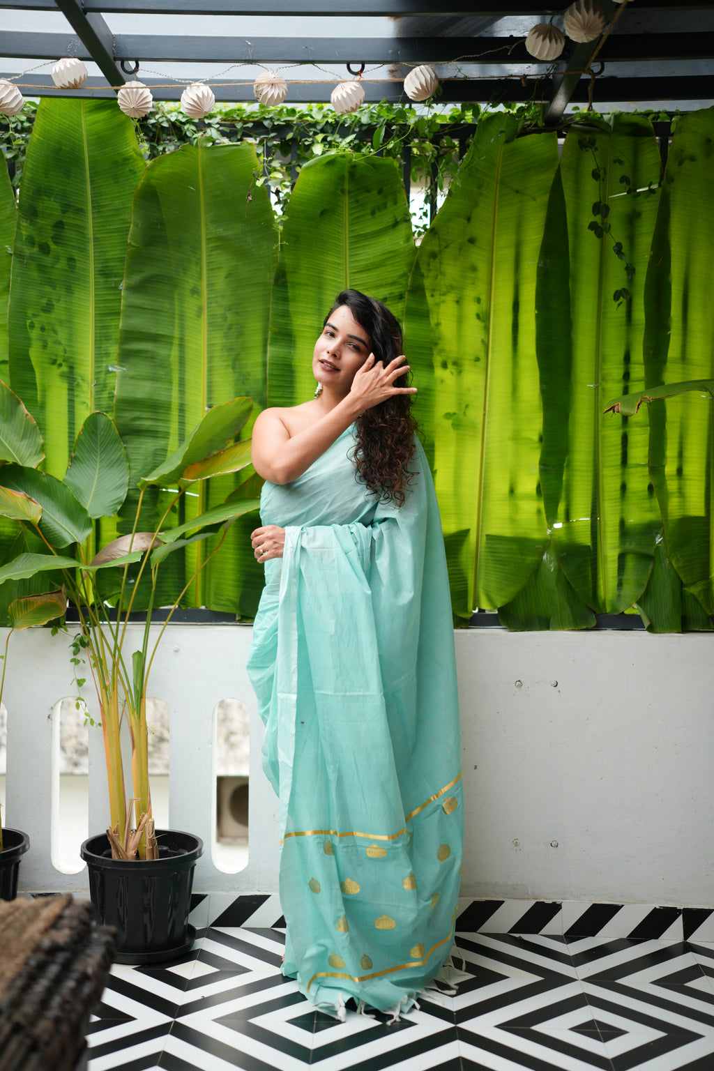 Neela Saree