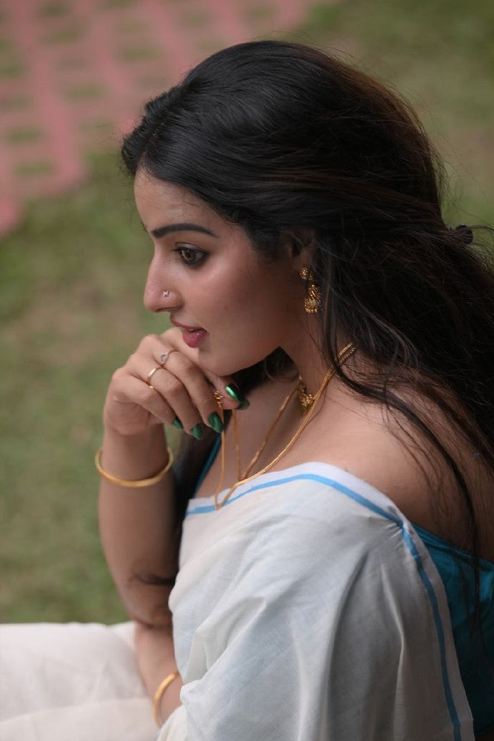 Malavika Set Mundu