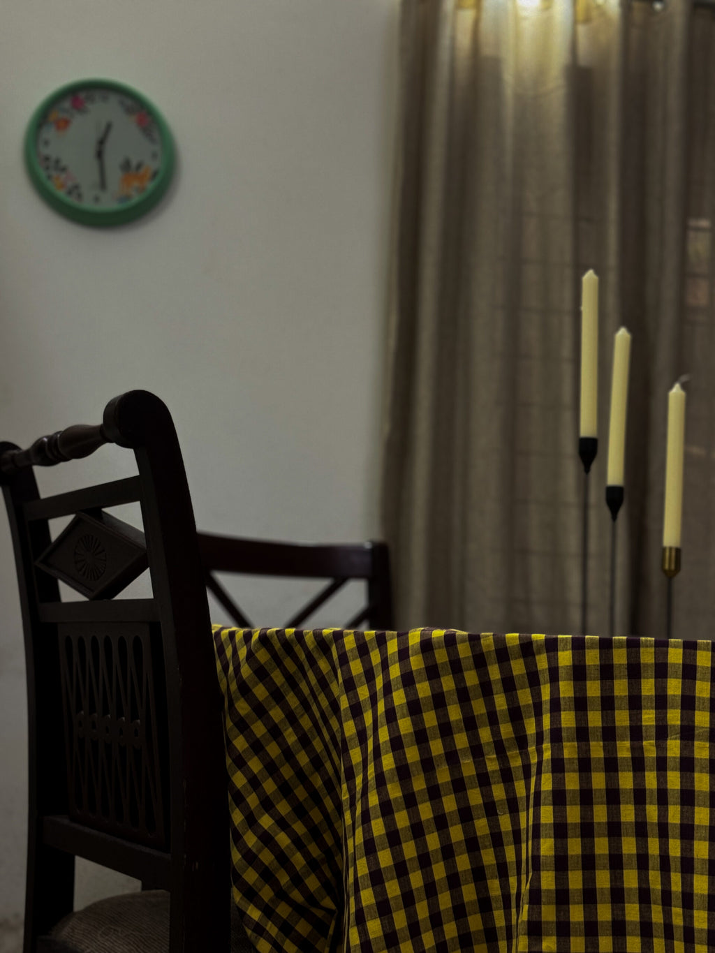 Checkered handloom table cover 2