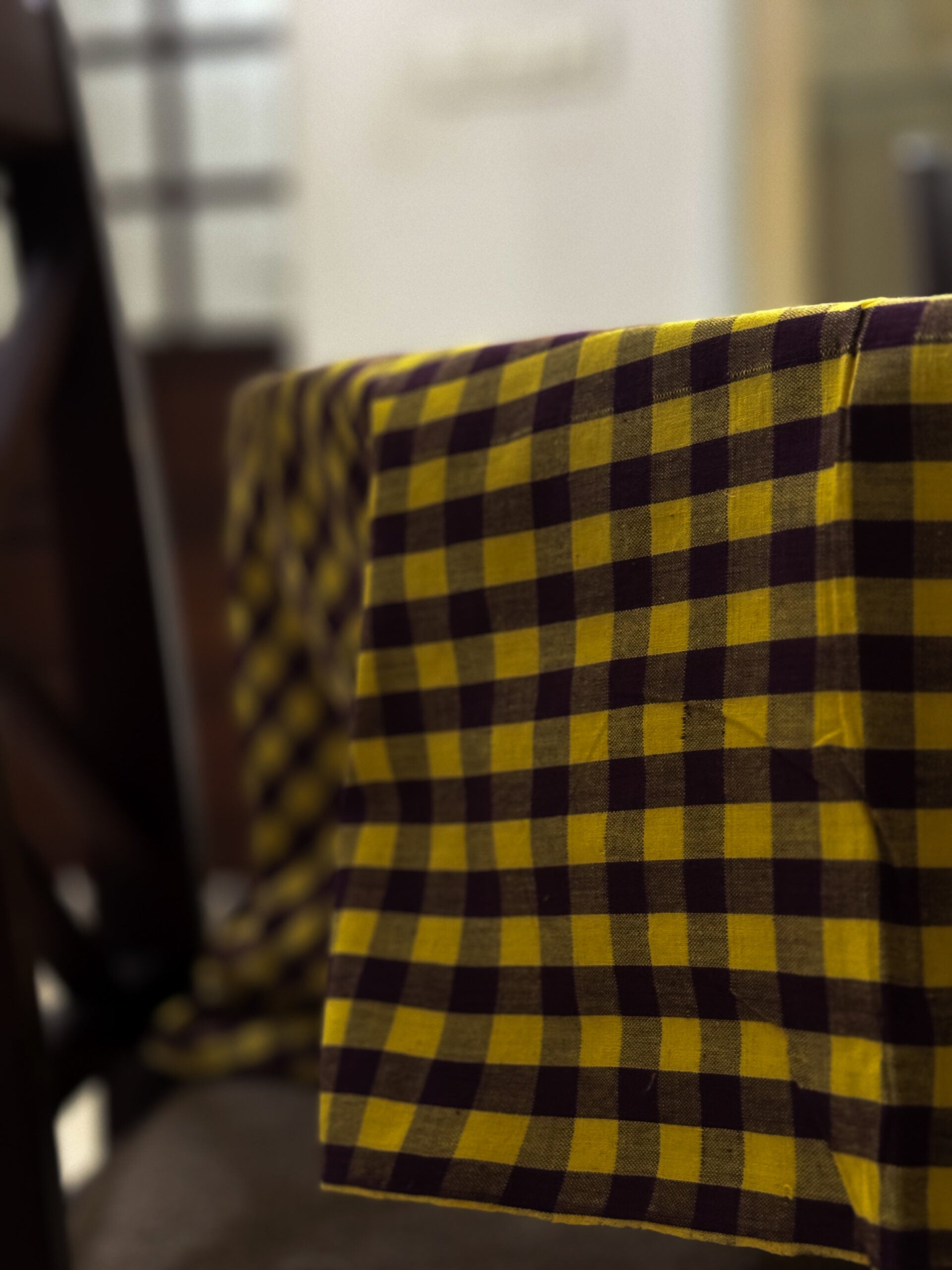Checkered handloom table cover 3