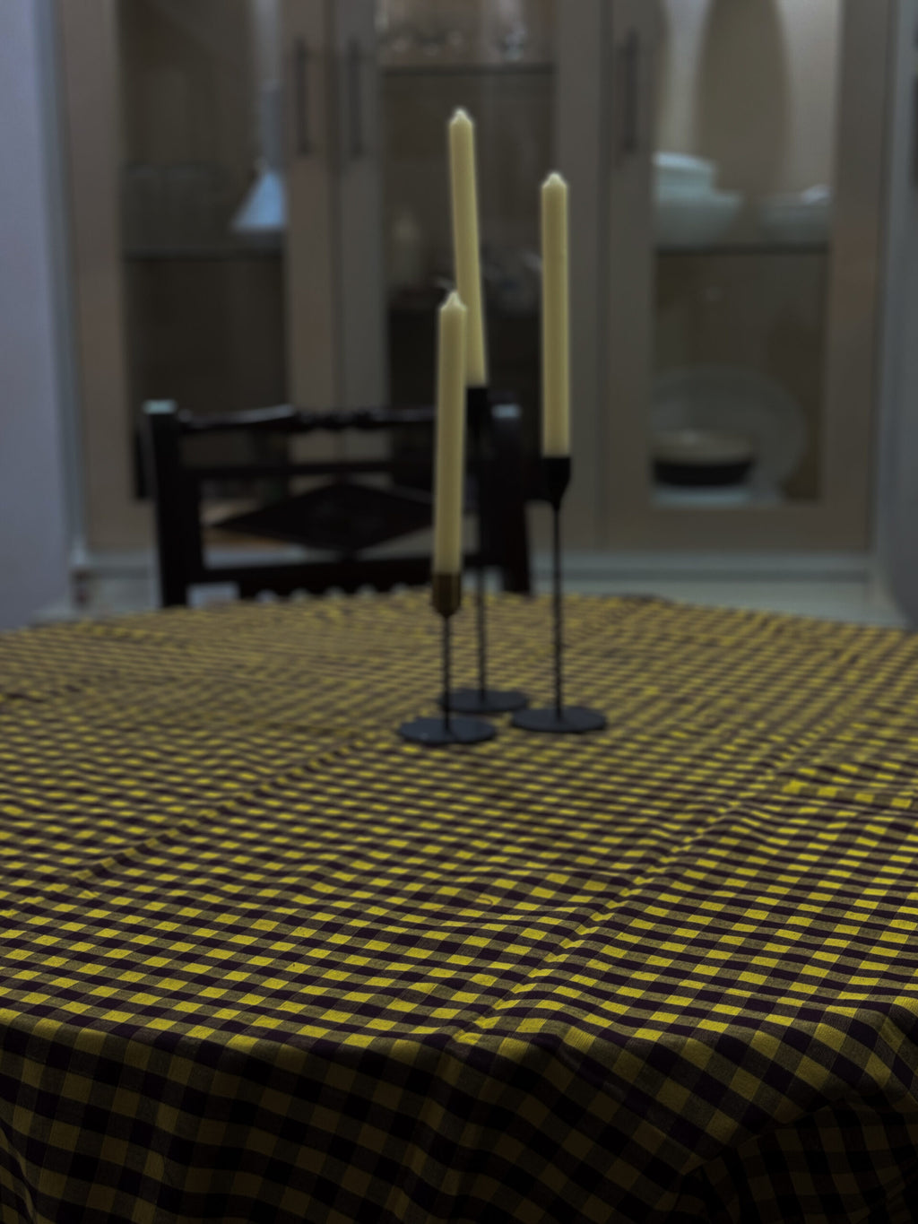 Checkered handloom table cover 4