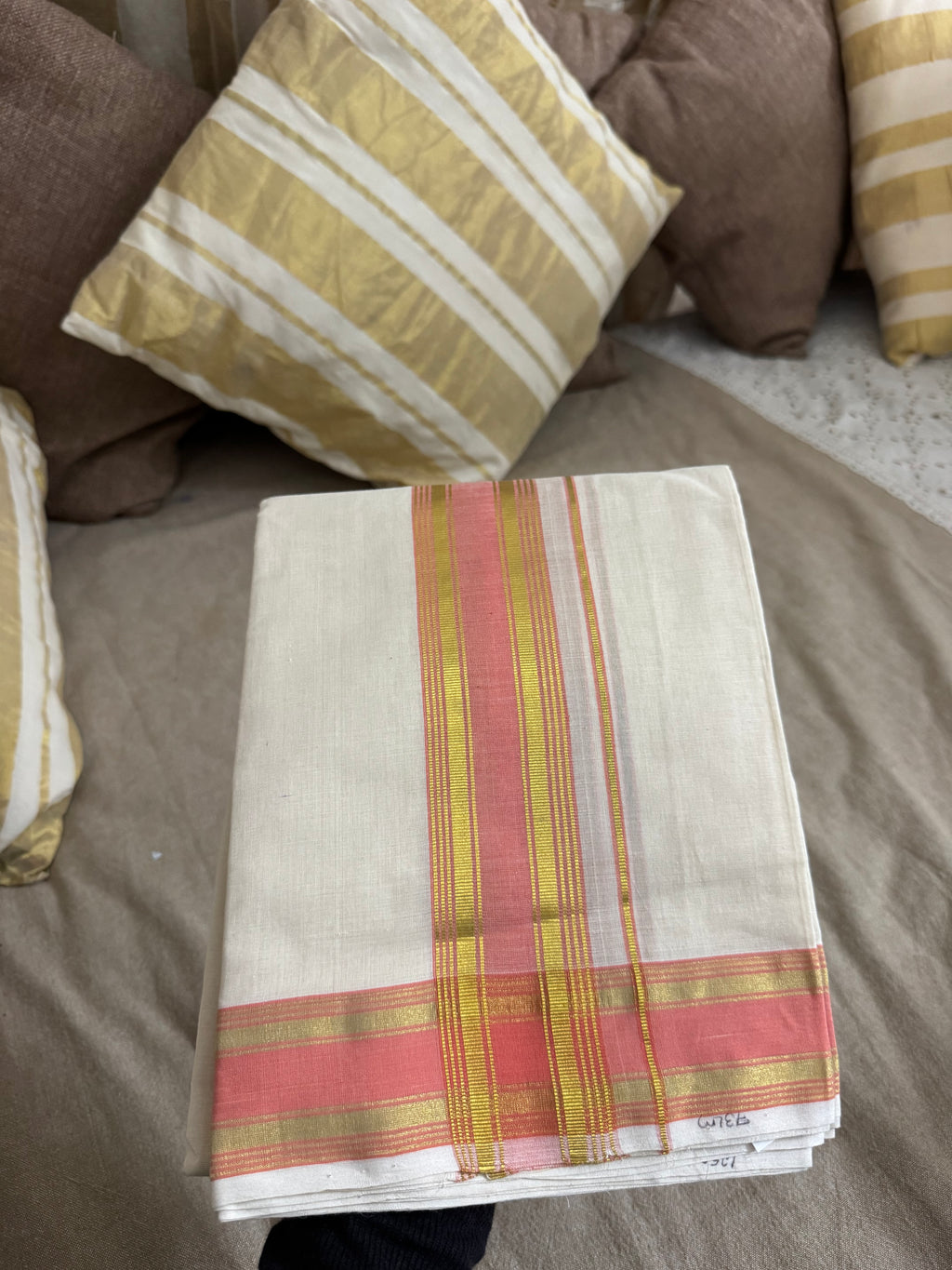 Set Mundu