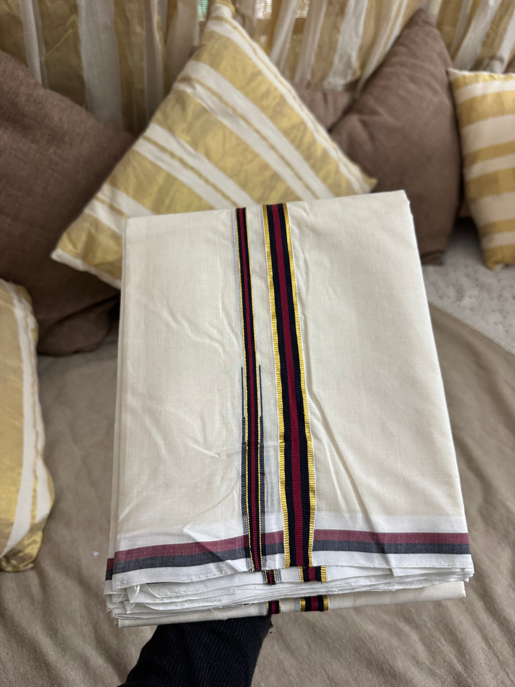 Set Mundu