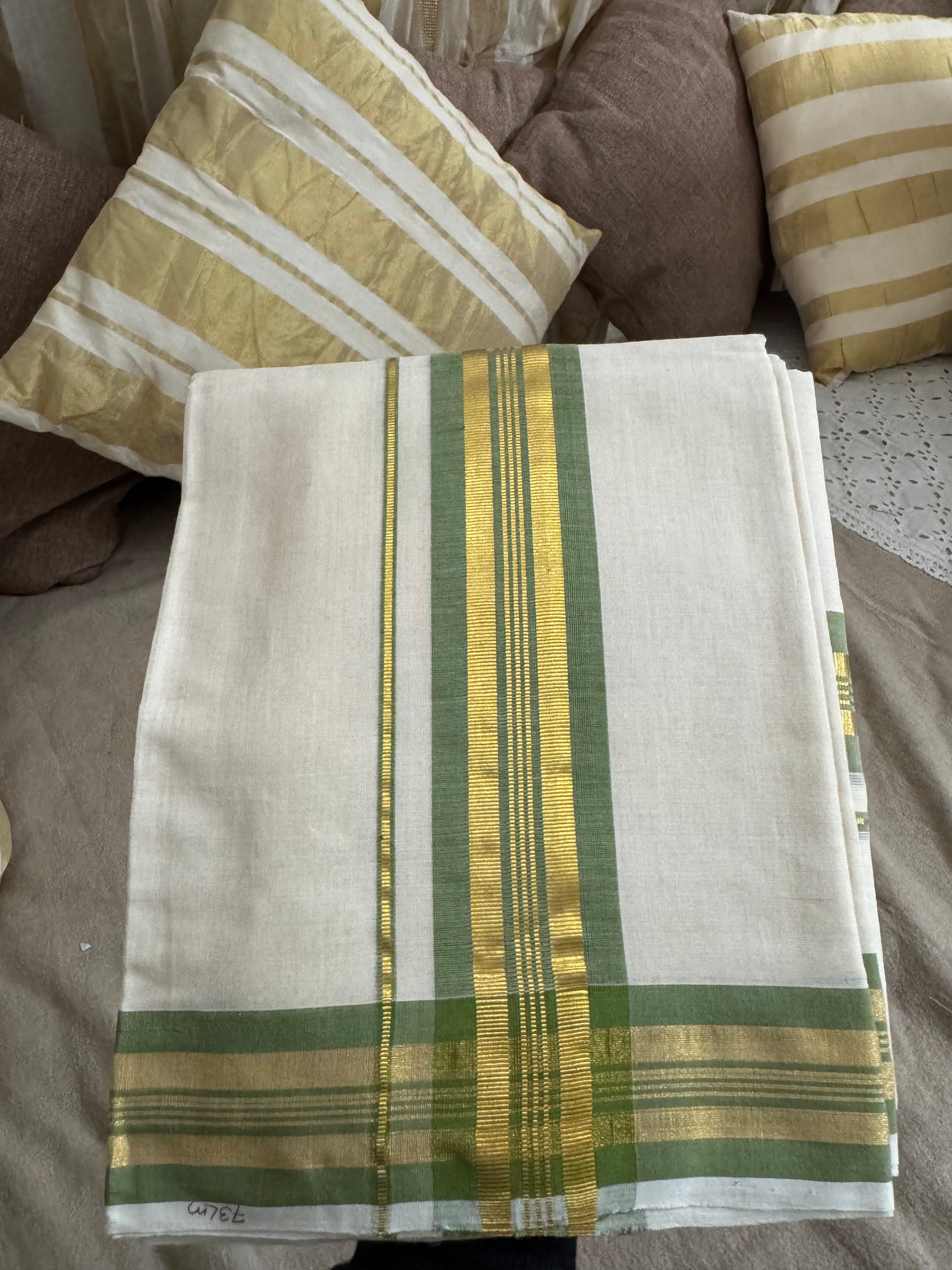 Set Mundu