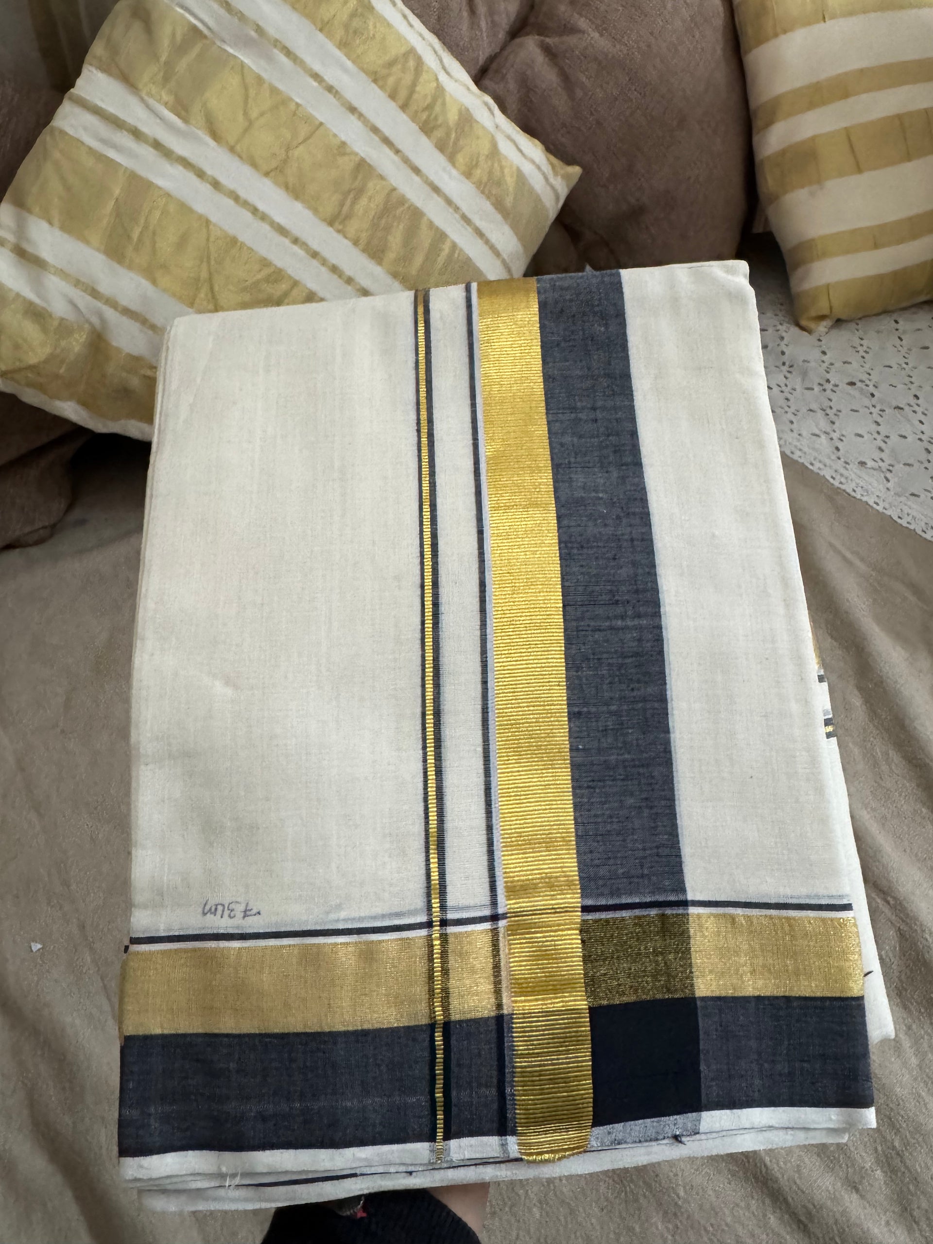 Set Mundu