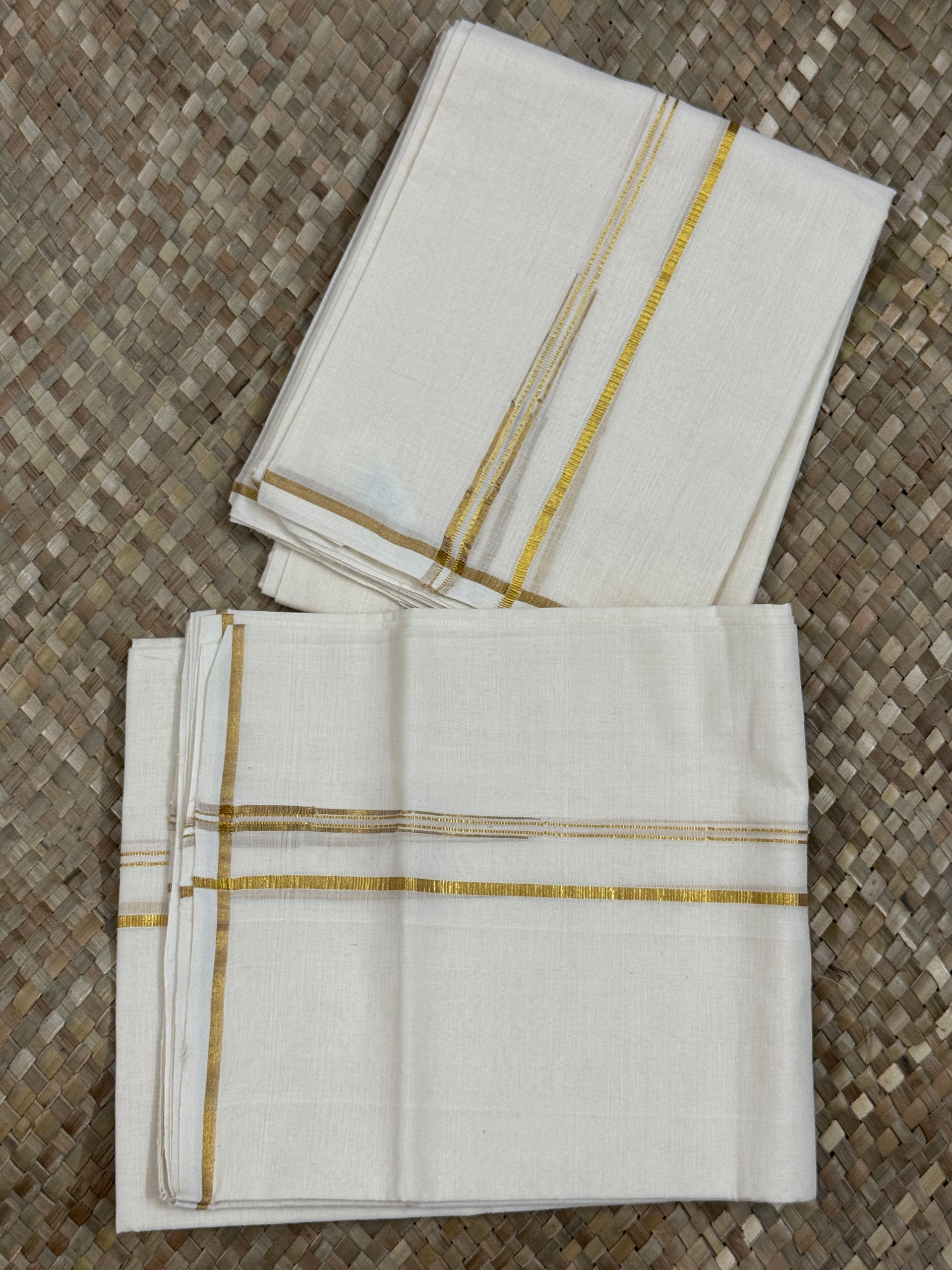 Kasavu puliyikara set mundu