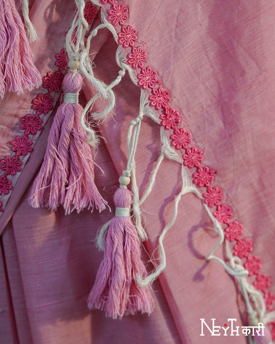 ROUGE WITH TASSELS 3